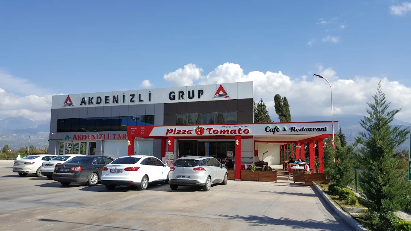 Alaçat'ta Akdenizli Grup binasındaki Pizza Tomato